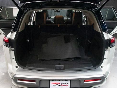 Used 2023 Nissan Pathfinder SL w/ SL Premium Package image 20