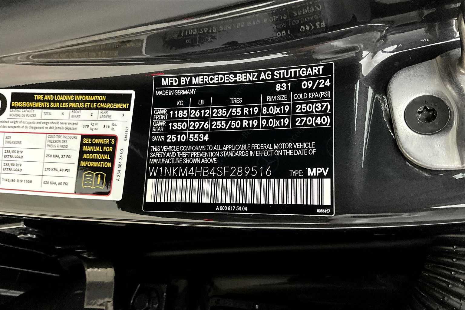 Used 2025 Mercedes-Benz GLC 300 4MATIC image 36