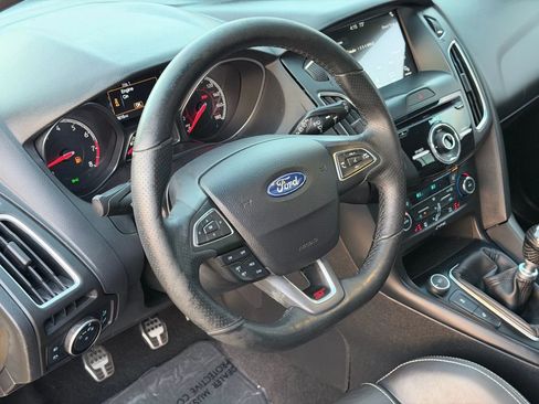 Used 2017 Ford Focus ST w/ Equipment Group 402A image 37