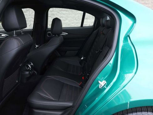 Used 2025 Alfa Romeo Giulia AWD w/ Driving Assist Package image 23