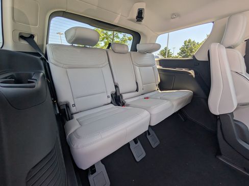 New 2026 Ford Expedition Platinum w/ Platinum Ultimate Package AWD/4WD image 8