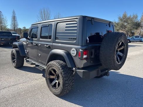 Used 2018 Jeep Wrangler Unlimited Sport S image 7