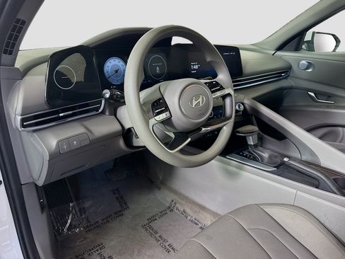 Used 2024 Hyundai Elantra SEL FWD image 23