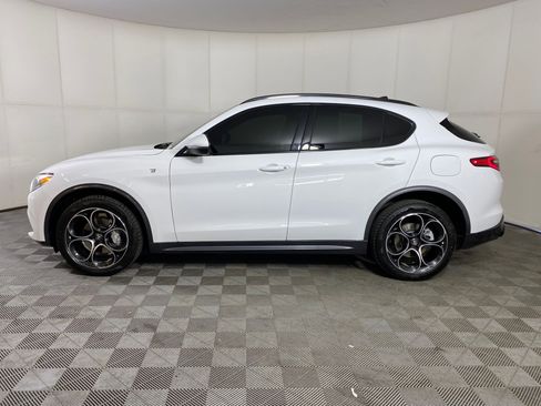 Used 2023 Alfa Romeo Stelvio Ti image 2