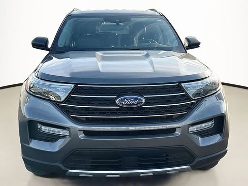 Used 2022 Ford Explorer XLT w/ Equipment Group 202A image 10