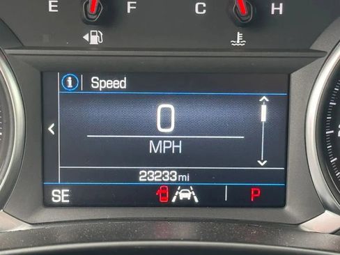 Used 2024 GMC Terrain SLE FWD image 15