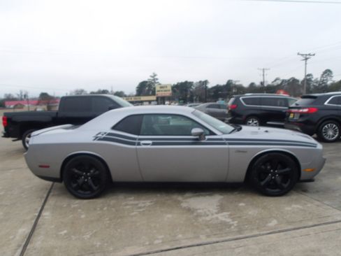 Used 2013 Dodge Challenger R/T image 5