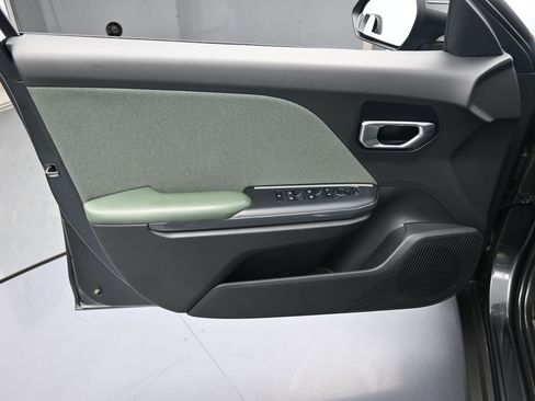 Used 2025 Kia K4 EX image 12