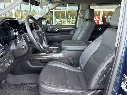 Used 2023 Chevrolet Silverado 1500 LTZ w/ LTZ Premium Package AWD/4WD image 15