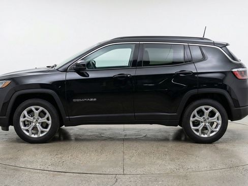 Used 2025 Jeep Compass Latitude image 5