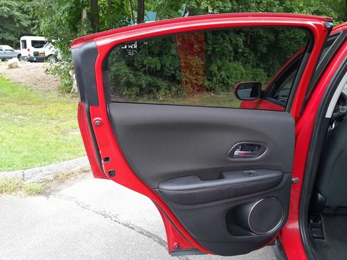 Used 2018 Honda HR-V EX image 25