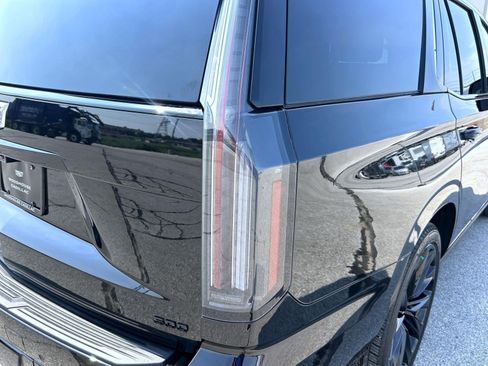 Certified 2026 Cadillac Escalade Platinum Sport w/ LPO, ONYX Package AWD/4WD image 12