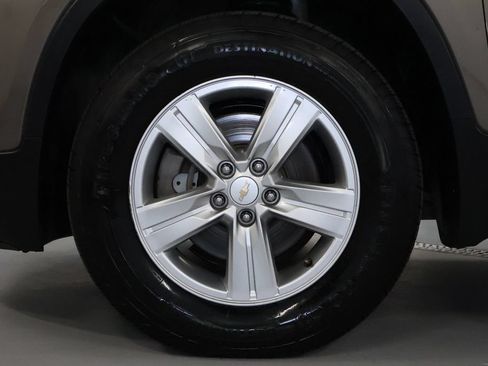 Used 2022 Chevrolet Trax LT w/ Driver Confidence Package AWD/4WD image 32