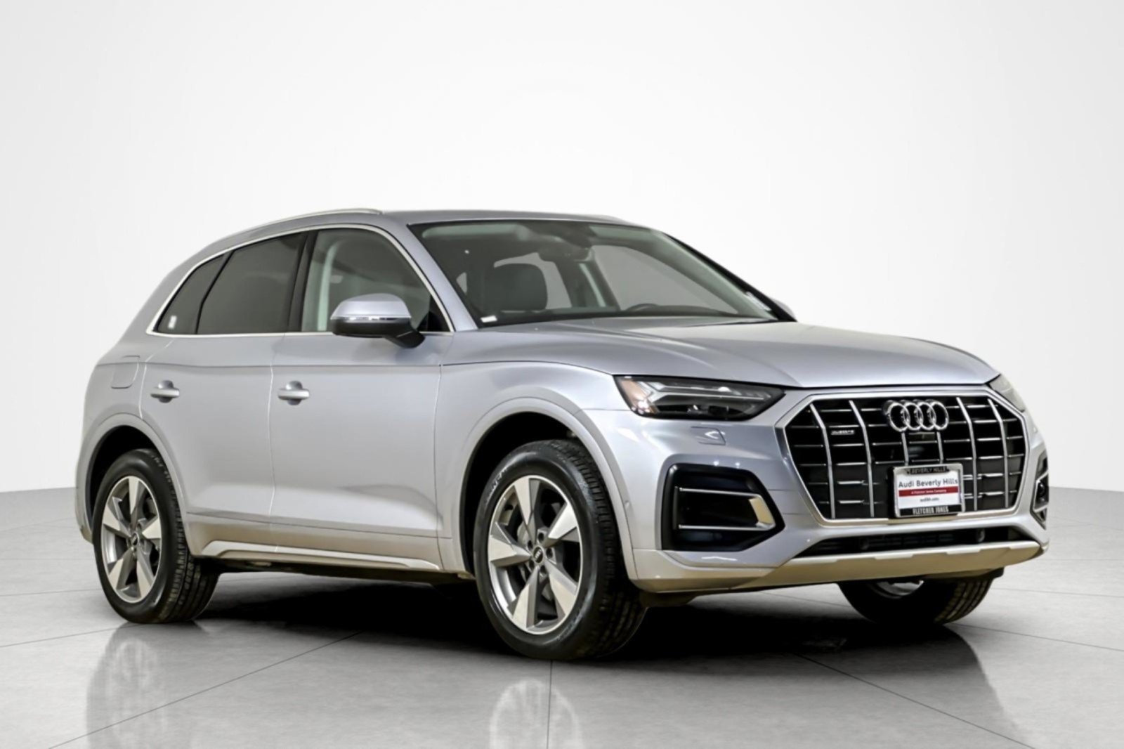 Used 2023 Audi Q5 Prestige w/ Prestige Package AWD/4WD image 7