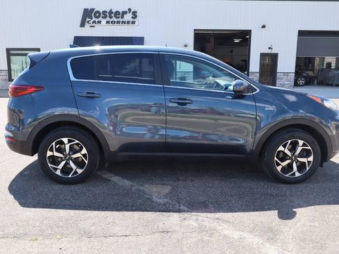 Used 2022 Kia Sportage LX AWD/4WD image 9