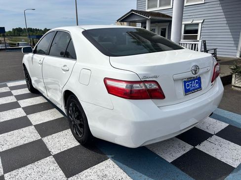 Used 2007 Toyota Camry LE FWD image 3