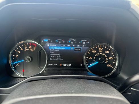 Used 2015 Ford F150 Lariat w/ Equipment Group 501A Mid AWD/4WD image 11