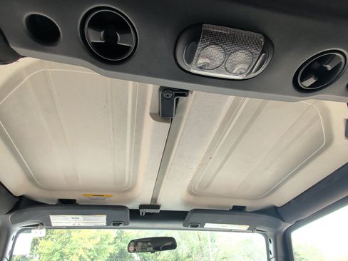 Used 2012 Jeep Wrangler Unlimited Sahara w/ Dual Top Group AWD/4WD image 27