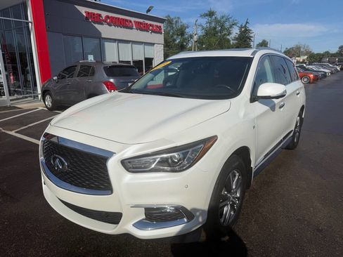 Used 2020 INFINITI QX60 Luxe w/ Essential Package FWD image 1