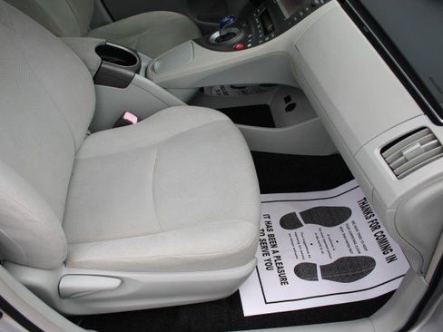 Used 2012 Toyota Prius Three FWD image 9