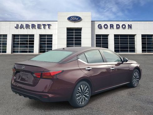 Used 2025 Nissan Altima 2.5 SV image 4