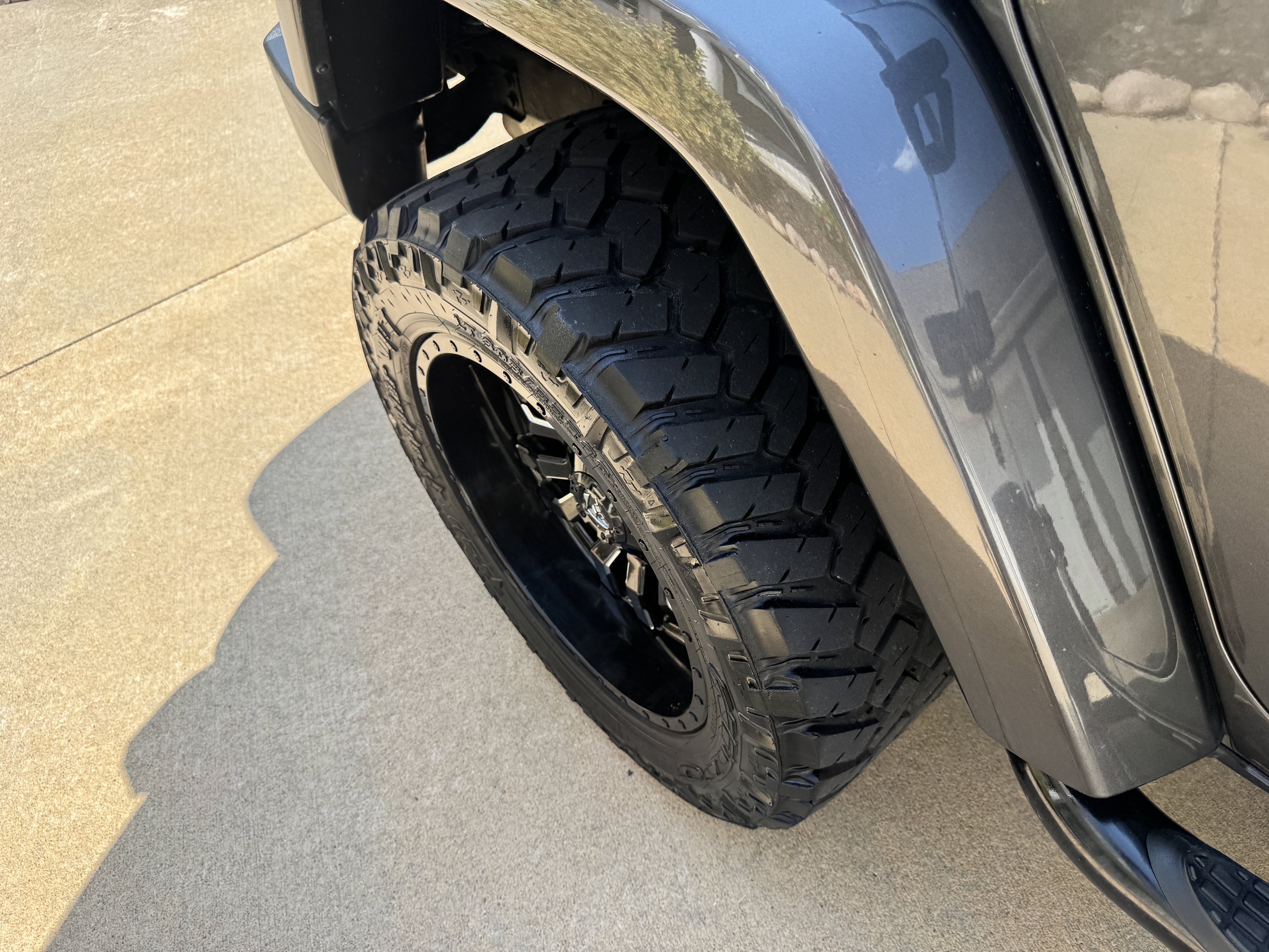 Used 2018 Jeep Wrangler Unlimited Sahara w/ Connectivity Group AWD/4WD image 35