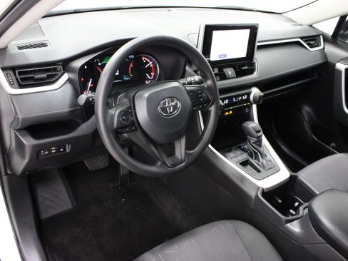 Used 2025 Toyota RAV4 XLE FWD image 13