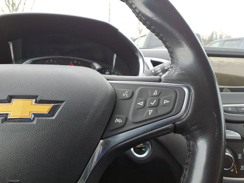 Used 2019 Chevrolet Equinox LT image 19