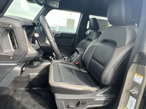 New 2025 Ford Bronco Outer Banks image 13