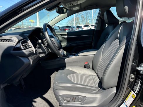 Used 2023 Toyota Camry SE w/ Cold Weather Package AWD/4WD image 8