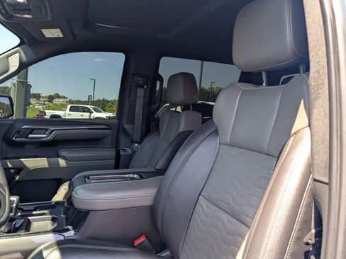 Used 2022 Chevrolet Silverado 1500 ZR2 w/ Technology Package image 15