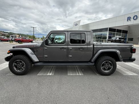 Used 2023 Jeep Gladiator Rubicon w/ Cold Weather Group AWD/4WD image 8
