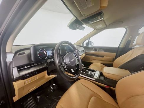 Used 2024 Kia Carnival LX FWD image 16