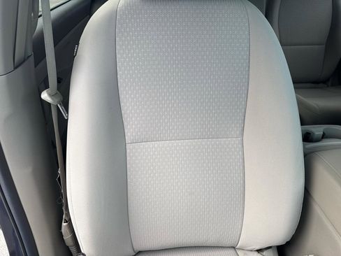 Used 2017 Kia Sedona LX image 10