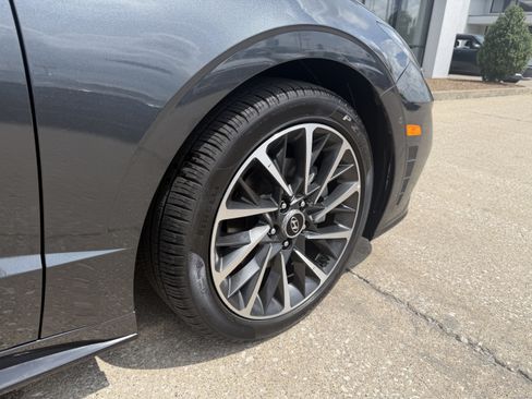 Certified 2023 Hyundai Sonata Limited FWD image 16