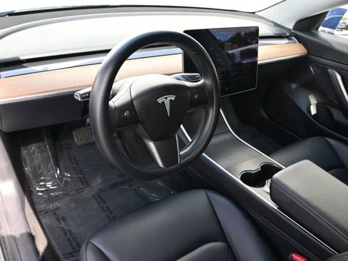 Used 2020 Tesla Model 3 Standard Range Plus image 6
