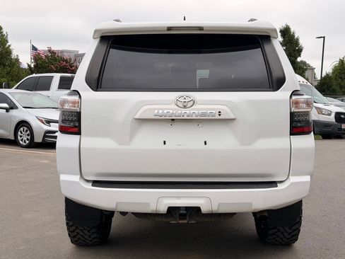 Used 2023 Toyota 4Runner SR5 Premium w/ Moonroof Package AWD/4WD image 11