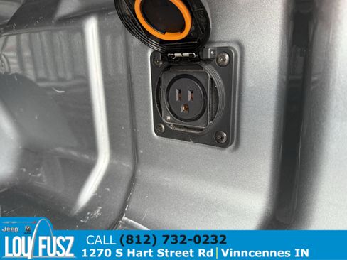 Used 2024 GMC Canyon Elevation w/ Convenience Package image 17