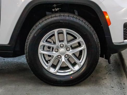 New 2025 Jeep Grand Cherokee L Laredo w/ Luxury Tech Group I image 11