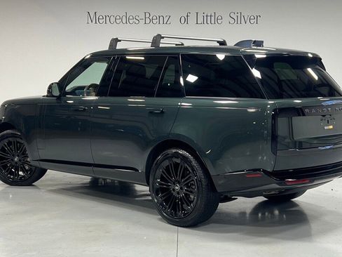 Used 2023 Land Rover Range Rover Long Wheelbase SE image 3