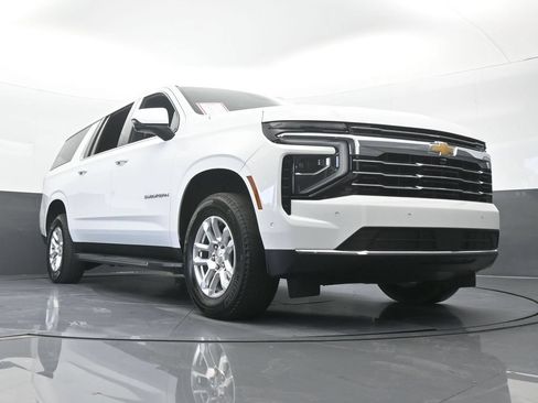 Used 2025 Chevrolet Suburban LT RWD image 70