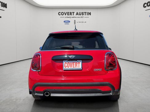 Used 2024 MINI Cooper 2-Door Hardtop FWD image 4