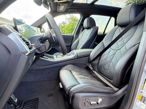 Used 2026 BMW X5 xDrive50e w/ M Sport Package image 12