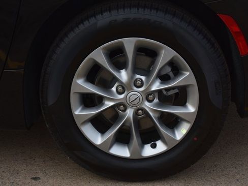 New 2026 Chrysler Pacifica Limited image 11