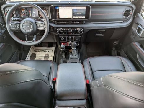 Used 2024 Jeep Wrangler Unlimited Rubicon AWD/4WD image 16