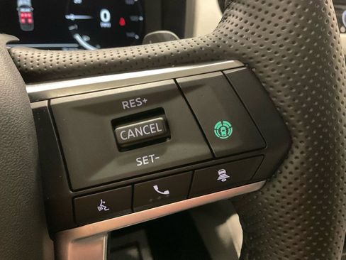 Used 2025 Mitsubishi Outlander Platinum Edition image 18