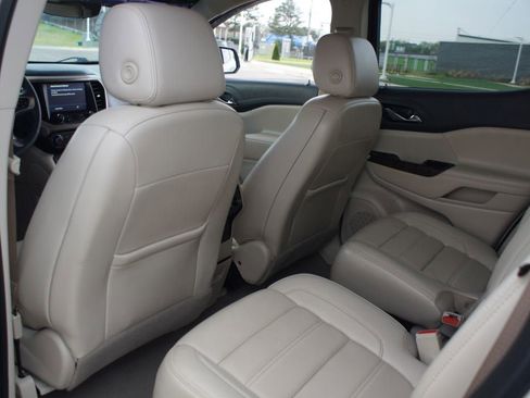 Used 2021 GMC Acadia Denali w/ Denali Technology Package image 16