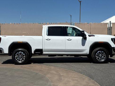 Used 2025 GMC Sierra 2500 SLE w/ Max Trailering Package AWD/4WD image 3