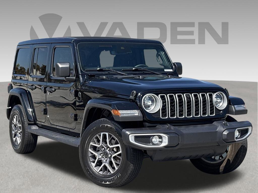 Used 2025 Jeep Wrangler Unlimited Sahara AWD/4WD image 3