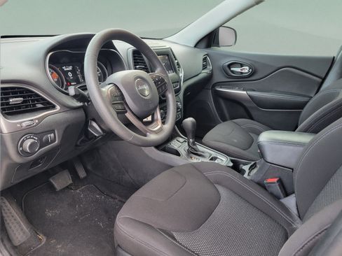 Used 2021 Jeep Cherokee Latitude FWD image 18